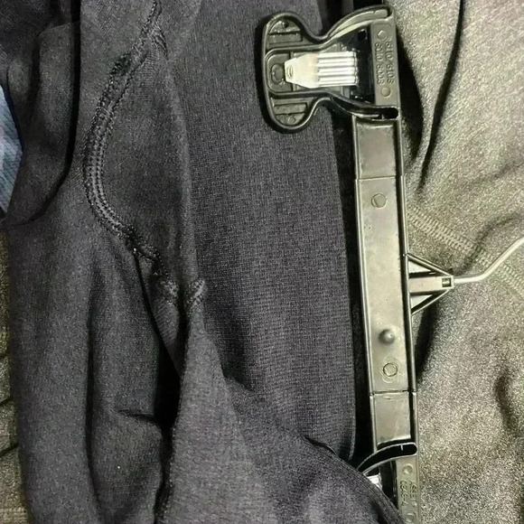 Lululemon Navy Blue Size 2 High Rise Waist, Cuff around Bottom. - Picture 4 of 5